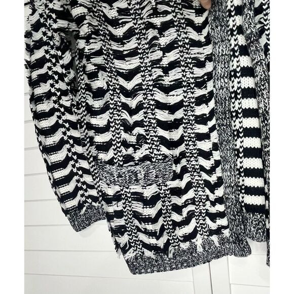 NWT Endless Rose Woven Cardigan Black White Size S/M - Picture 3 of 5